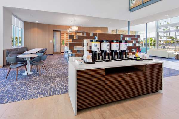 Restaurant - Hampton Inn & Suites Airport San Diego