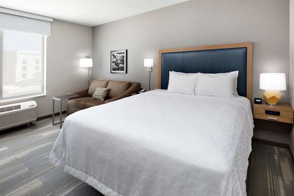  - Hampton Inn & Suites Airport San Diego