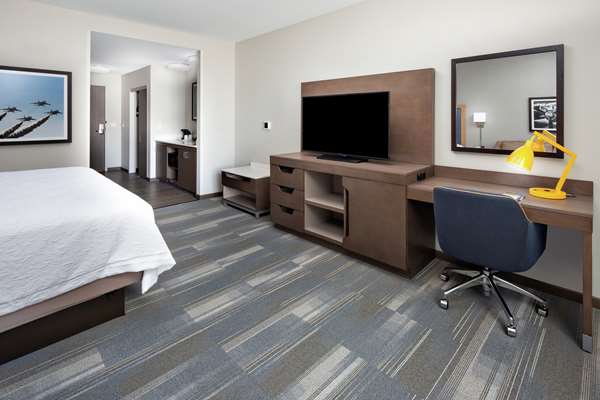  - Hampton Inn & Suites Airport San Diego