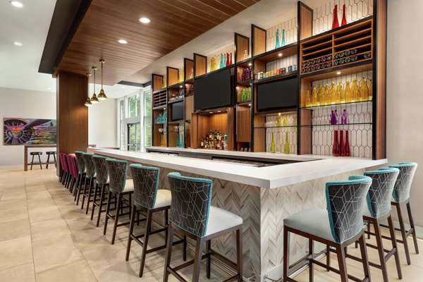 Bar - Hilton Garden Inn Airport Seatac
