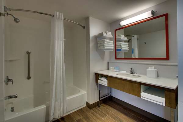  - Hampton Inn & Suites Southport