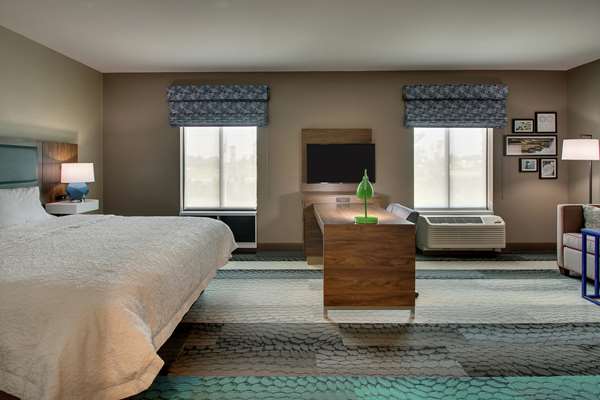  - Hampton Inn & Suites Southport