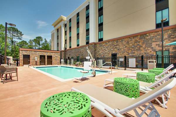 Pool - Hampton Inn & Suites Southport