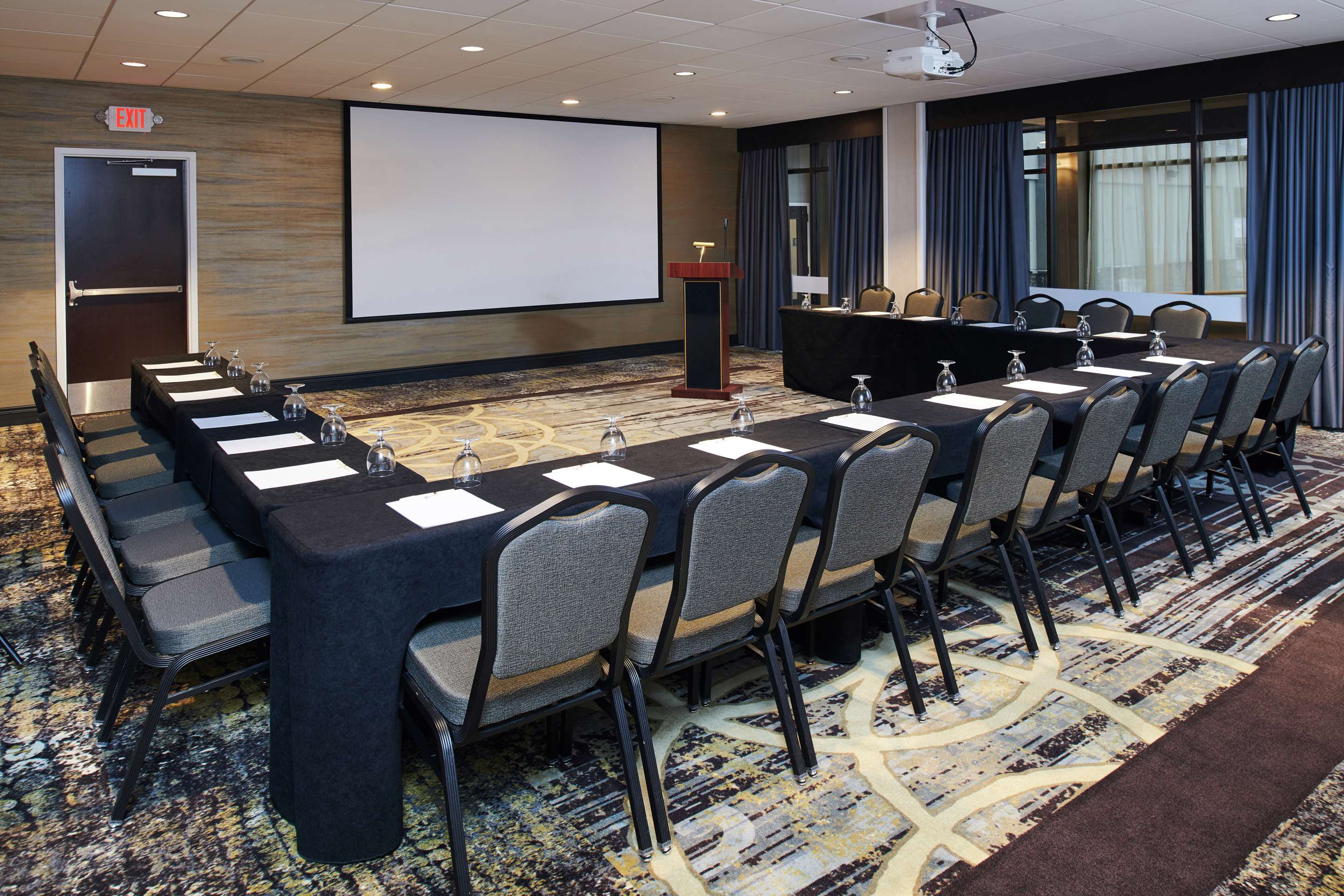 Meeting Room | DoubleTree by Hilton Raleigh Crabtree Valley