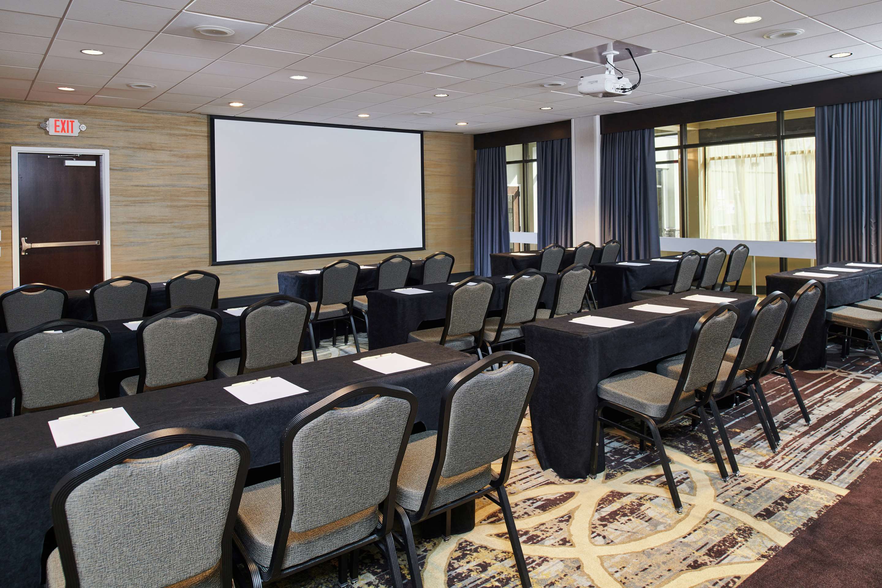 Meeting Room | DoubleTree by Hilton Raleigh Crabtree Valley