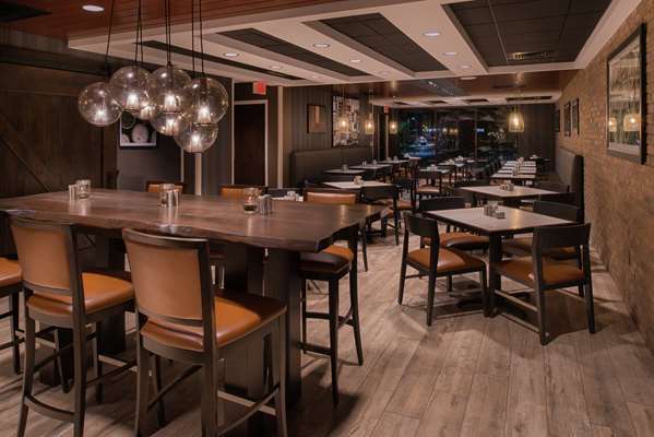Bar - DoubleTree by Hilton Hotel Crabtree Valley Raleigh