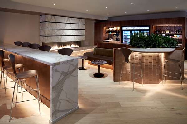 Restaurant - DoubleTree by Hilton Hotel Convention Centre Montreal