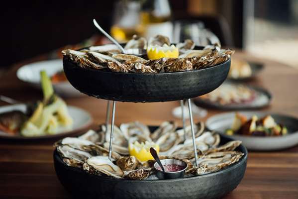 Restaurant - DoubleTree by Hilton Hotel Convention Centre Montreal