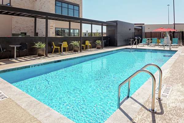 Pool - Home2 Suites by Hilton Richmond