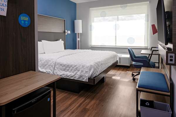  - Tru by Hilton Hotel Cypress