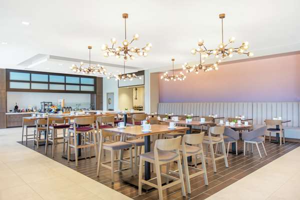 Amenities - Hilton Garden Inn Surprise