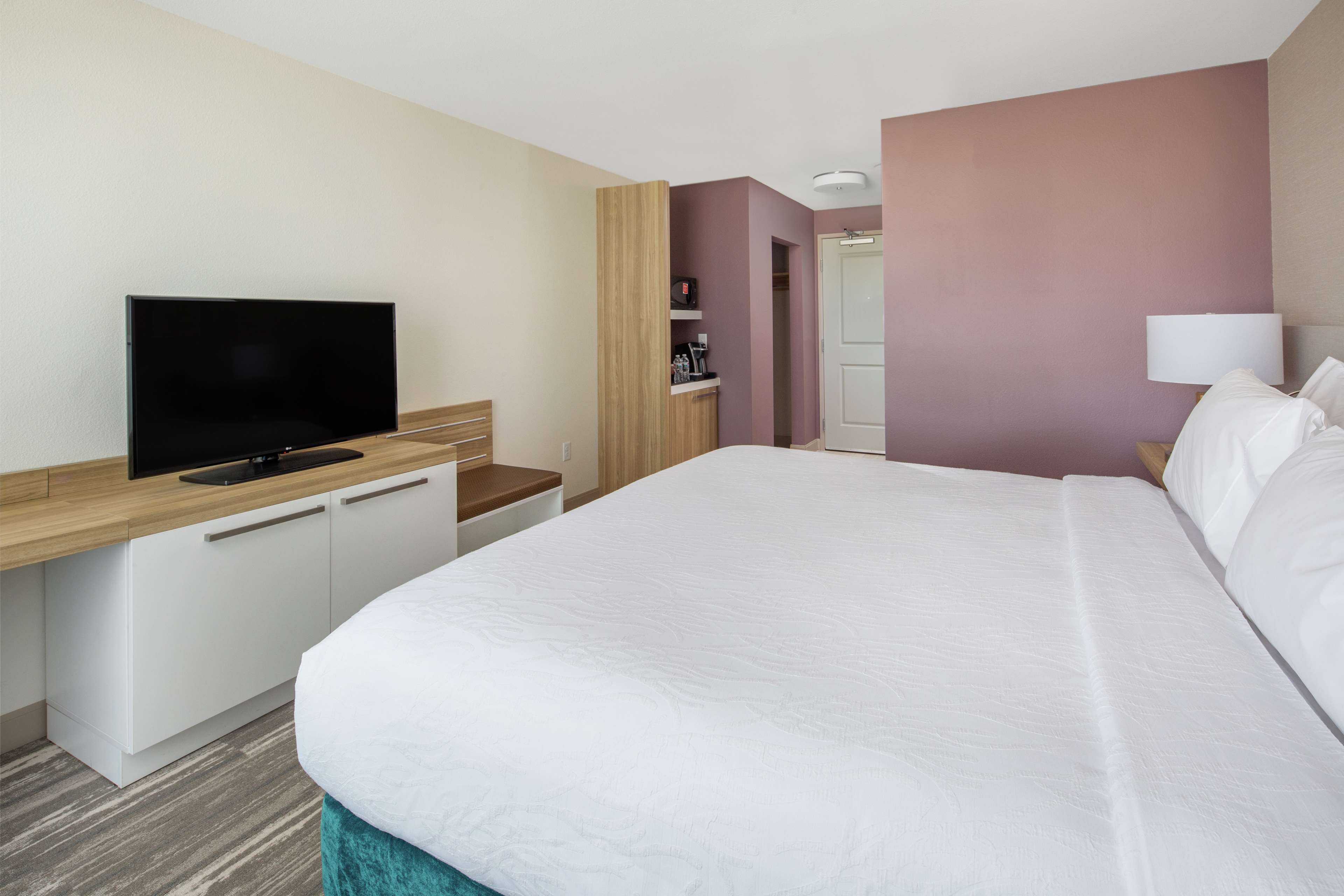 Hilton Garden Inn Surprise Phoenix Room Type - 1 KING HEARING ACCESSIBLE