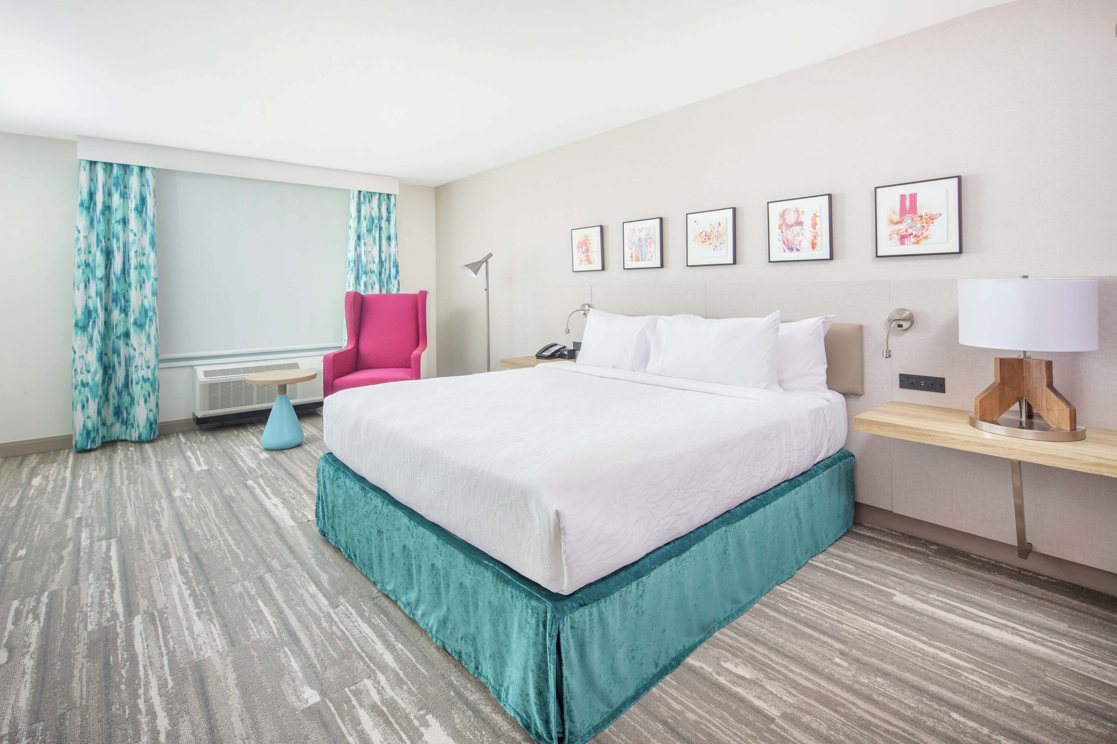Hilton Garden Inn Surprise Phoenix Room Type - 1 KING ACC RM W BATHTUB