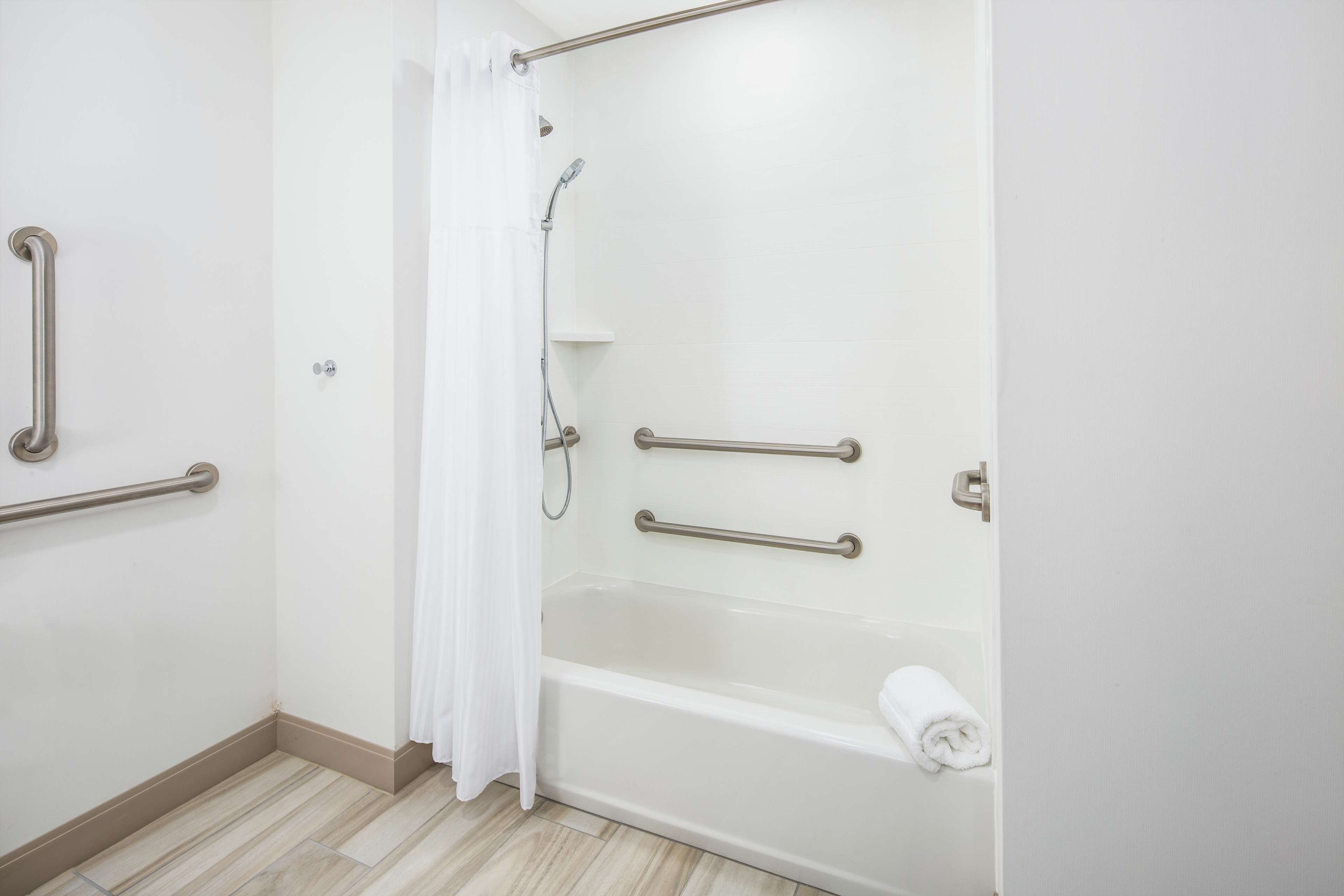 Hilton Garden Inn Surprise Phoenix Room Type - 2 QN ACC RM W BATHTUB