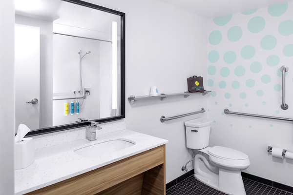  - Tru by Hilton Hotel Gilbert