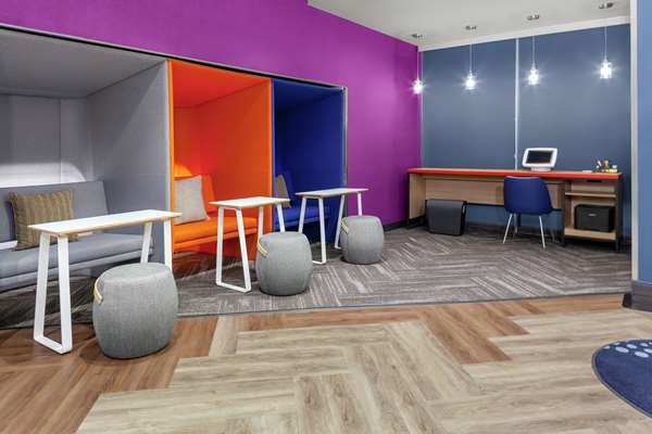  - Tru by Hilton Hotel Gilbert