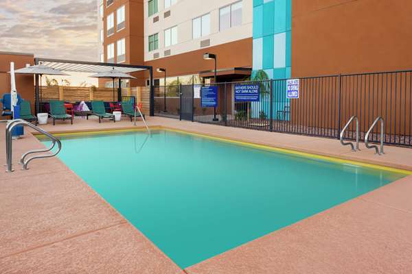 Pool - Tru by Hilton Hotel Gilbert
