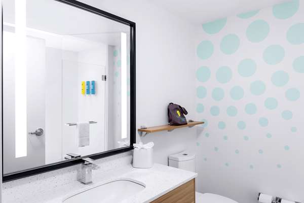  - Tru by Hilton Hotel Gilbert