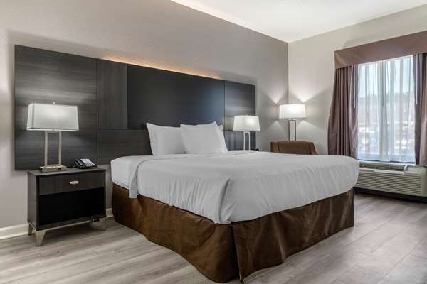  - Econo Lodge at the University Conway