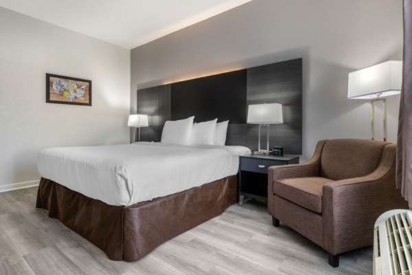  - Econo Lodge at the University Conway