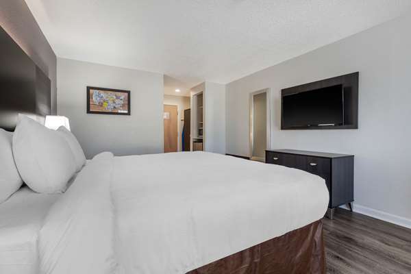  - Econo Lodge at the University Conway