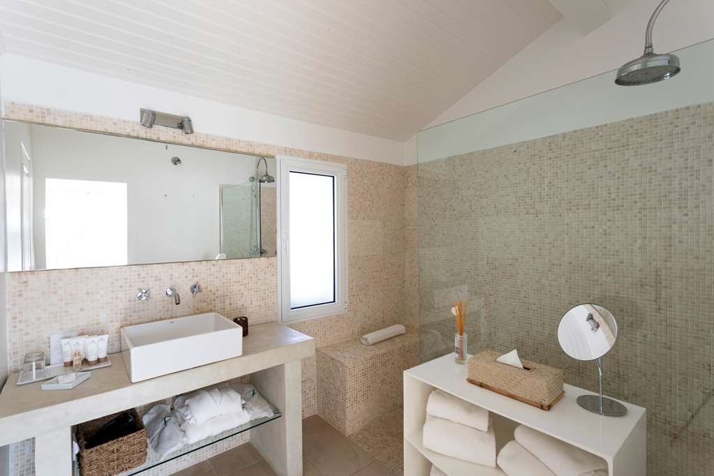 Mas de la Fouque-guestroom-Guest Room,Bathroom,On-Site.jpg