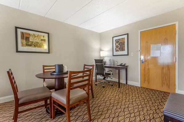 Suite - Comfort Inn & Suites Glen Mills