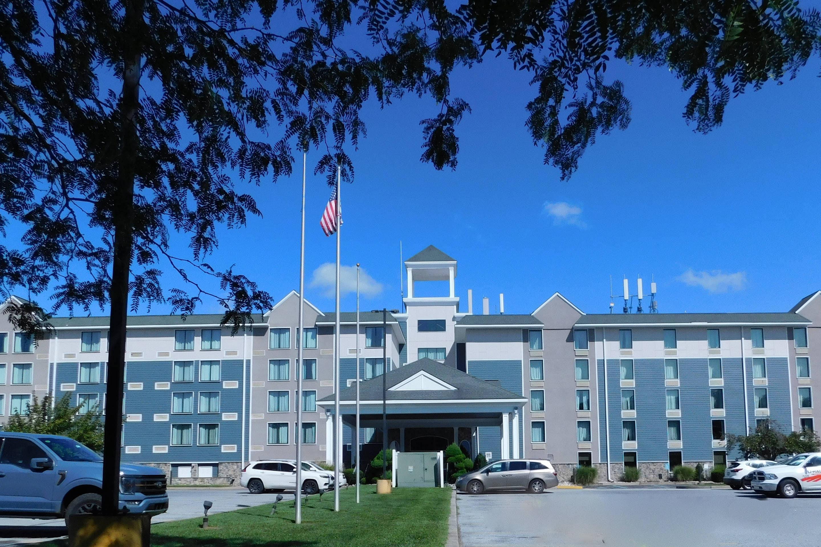 Hotel exterior | Comfort Inn & Suites Glen Mills - Concordville