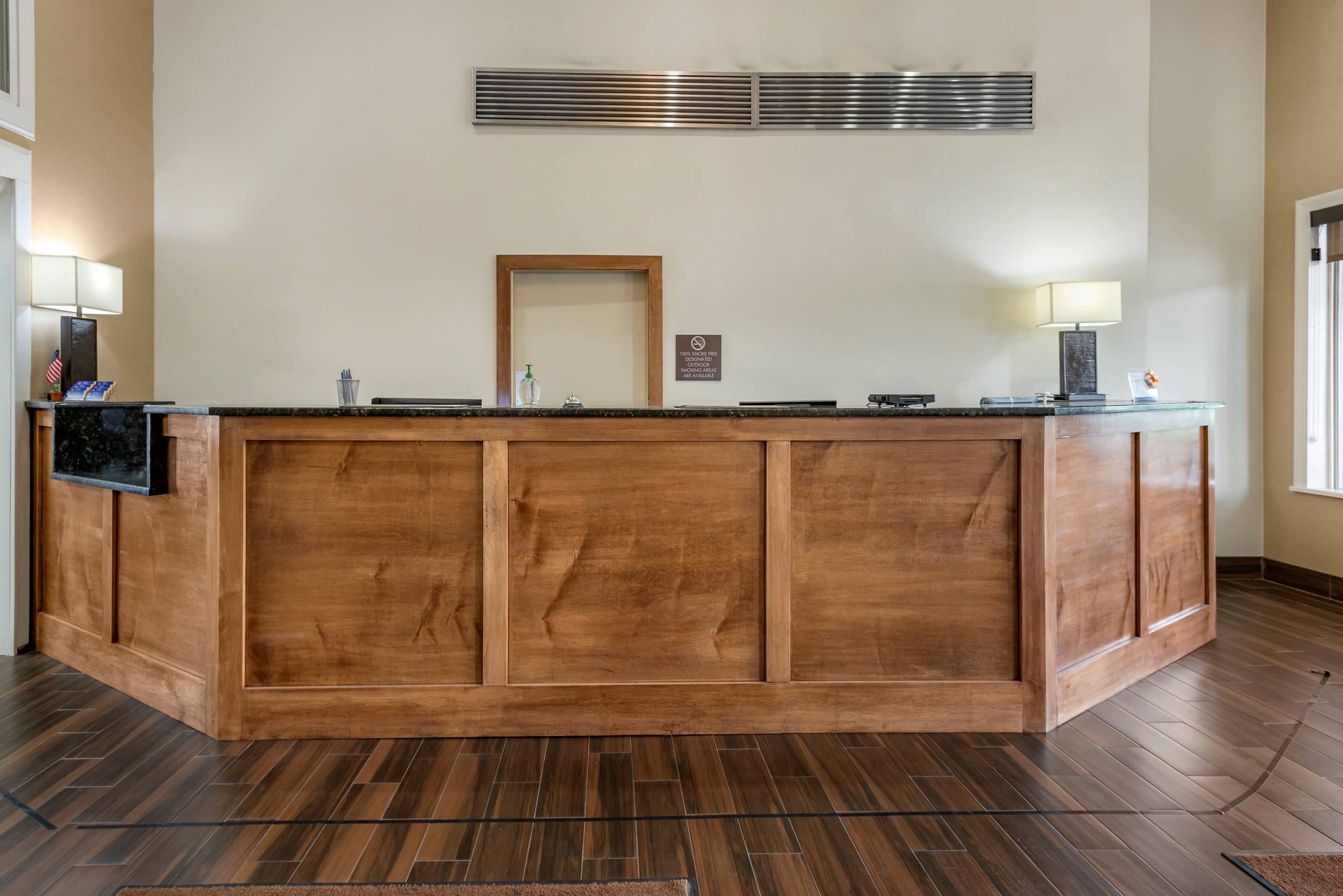 Hotel lobby | Comfort Inn & Suites Glen Mills - Concordville