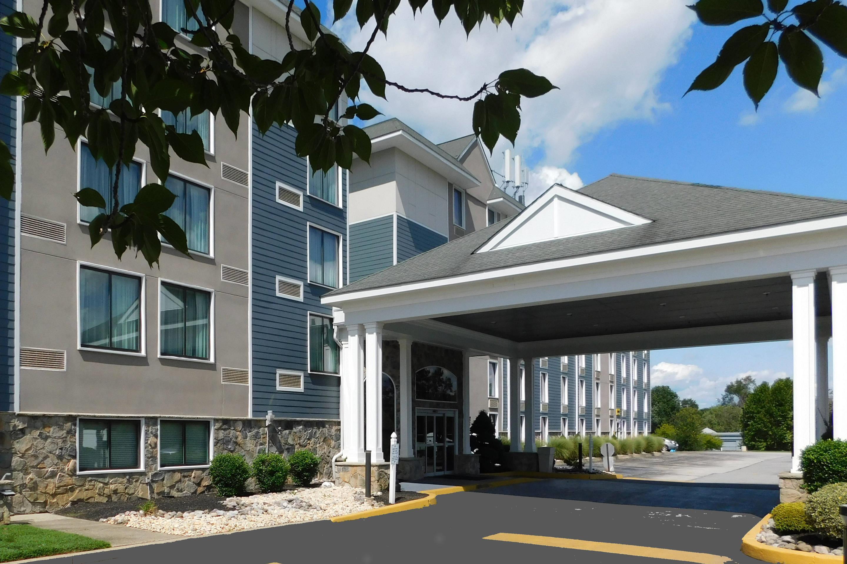 Hotel exterior | Comfort Inn & Suites Glen Mills - Concordville