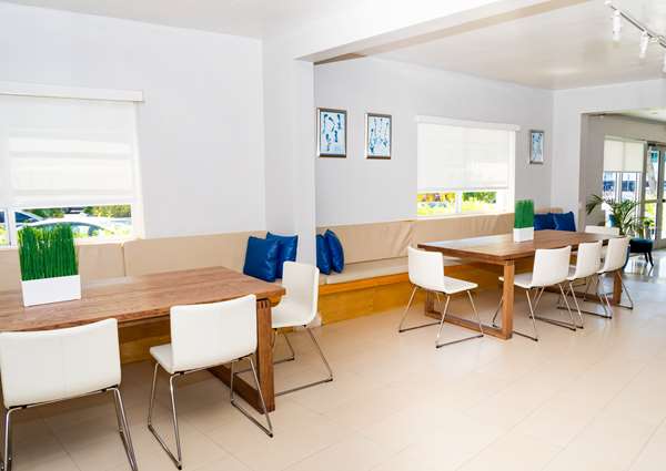  - Aqua Hotel & Suites Miami Beach