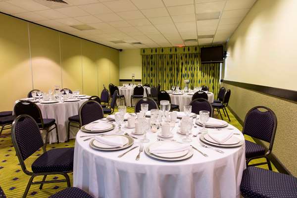 Restaurant - Flamingo Waterpark Resort Kissimmee - FL Turnpike, Exit 244