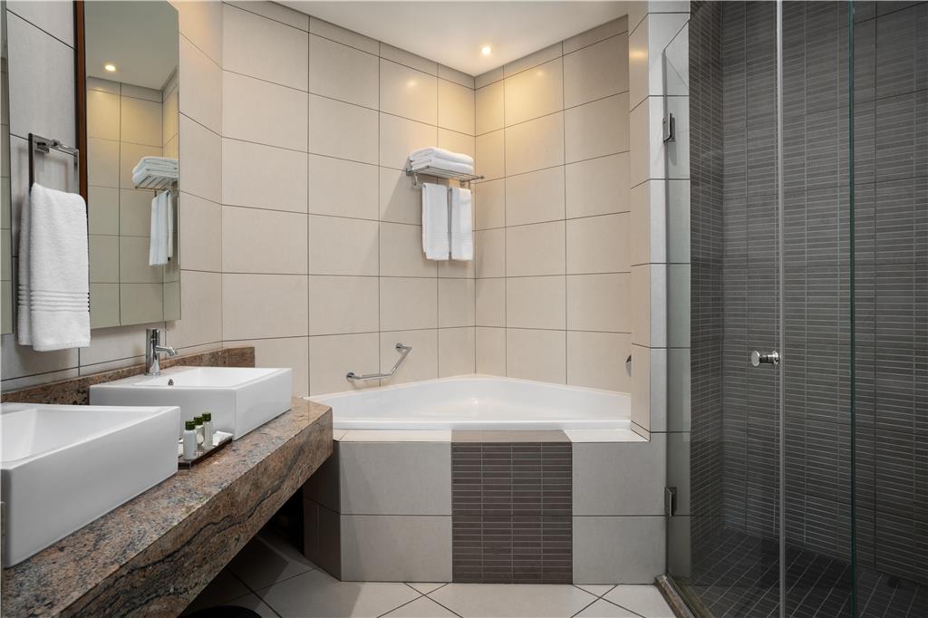 PREMIER HOTEL OR TAMBO AIRPORT-guestroom-Guest Room,Bathroom,Suite,On-Site.jpg