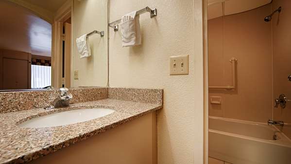  - SureStay Hotel by Best Western East Brunswick - I-95, Exit 9