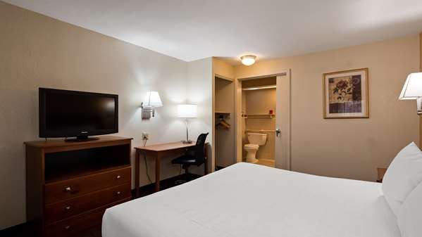  - SureStay Hotel by Best Western East Brunswick - I-95, Exit 9