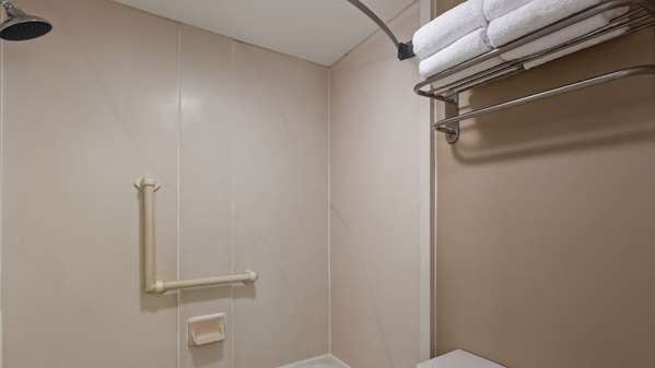  - SureStay Hotel by Best Western East Brunswick - I-95, Exit 9