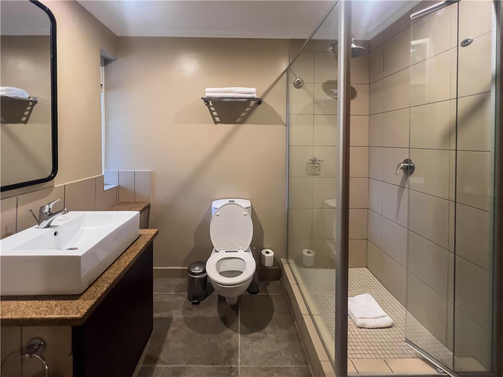 PREMIER HOTEL THE WINKLER-guestroom-Guest Room,Bathroom,On-Site.jpg