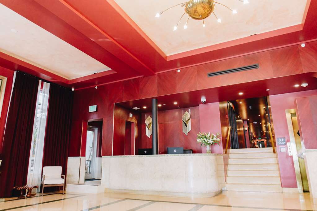 Crest Hotel & Suites