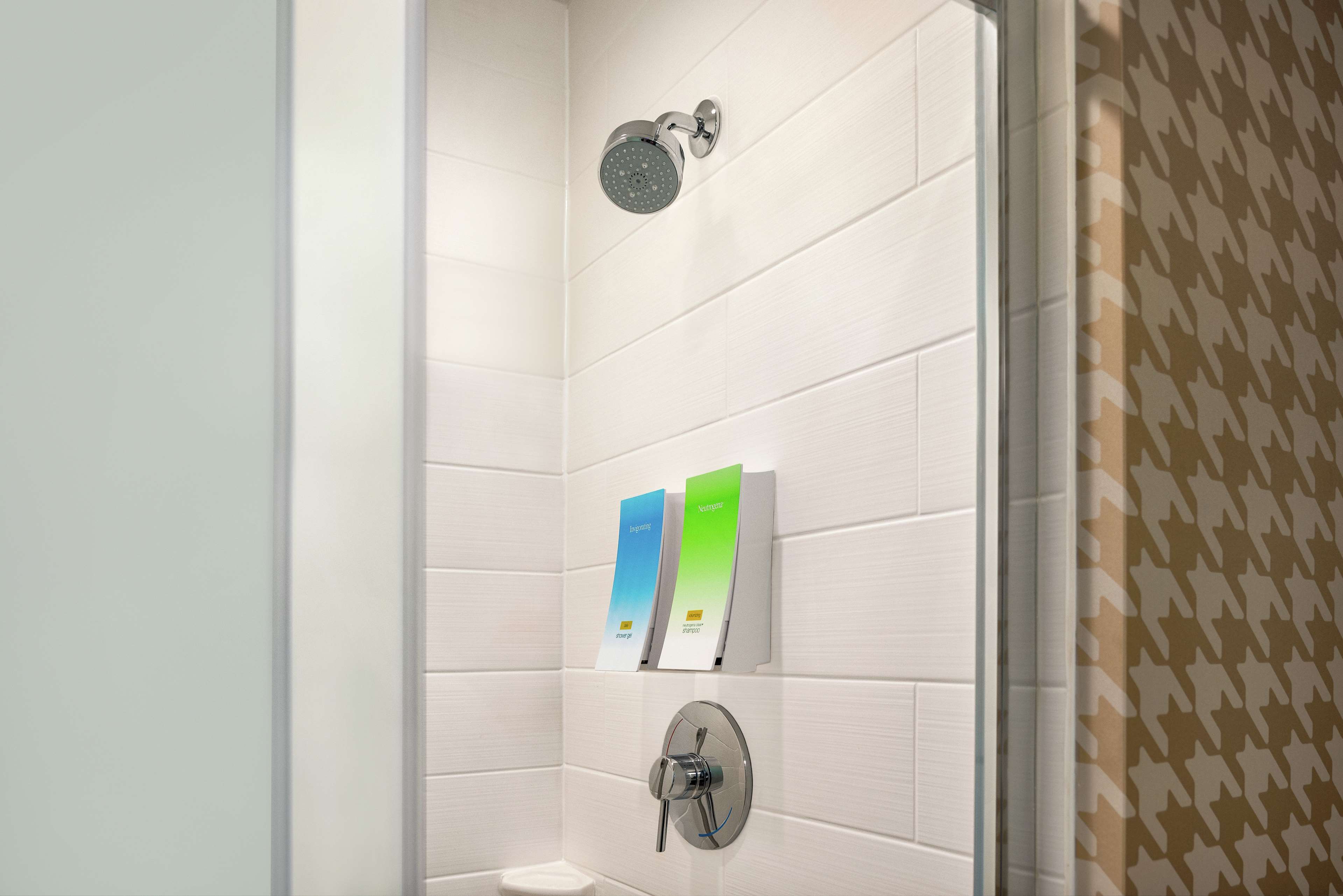 Home2 Suites by Hilton Bismarck Room Type - 1KG HEARING ACC SUITE NS