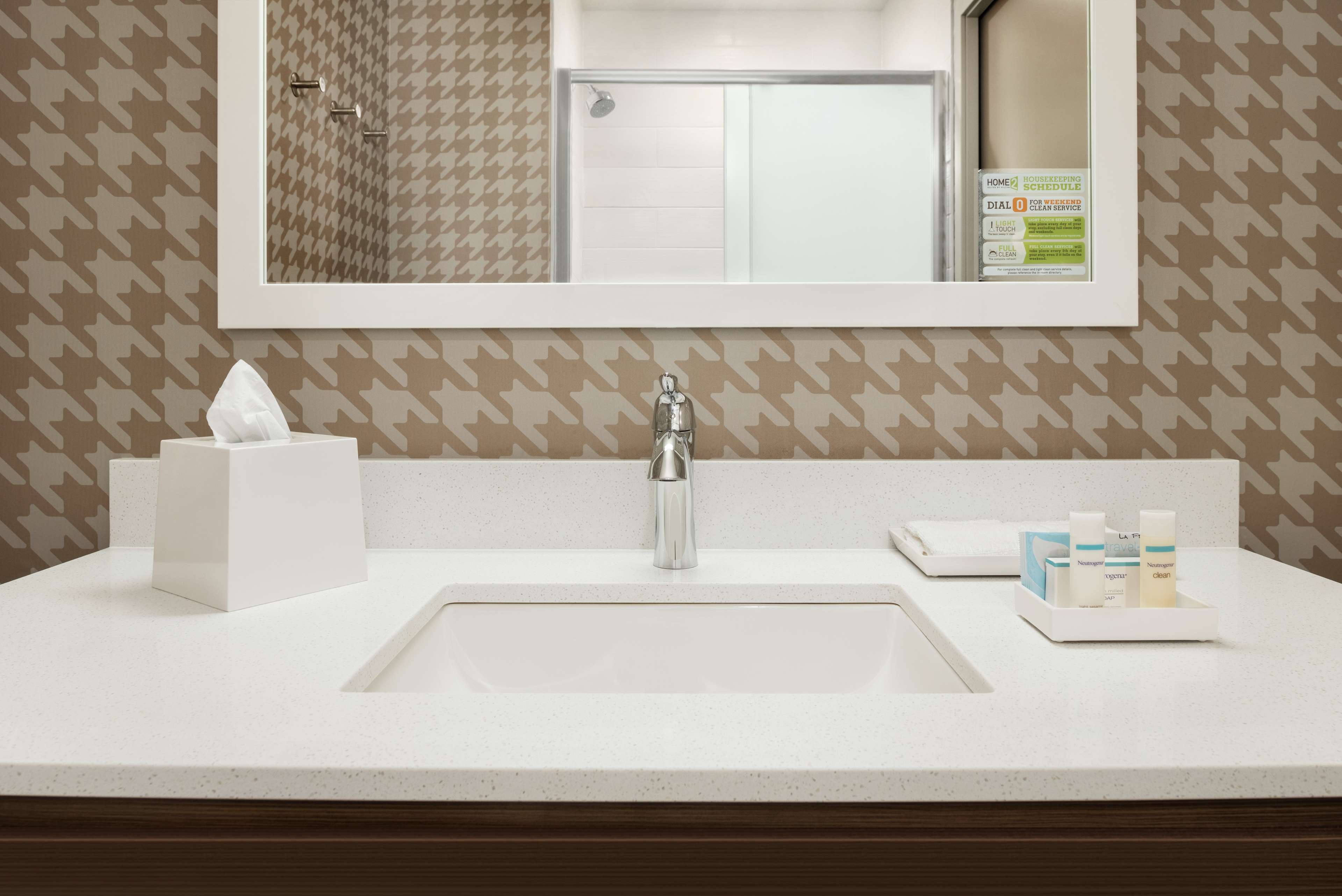 Home2 Suites by Hilton Bismarck Room Type - 1QN HEARING ACC STUDIO NS