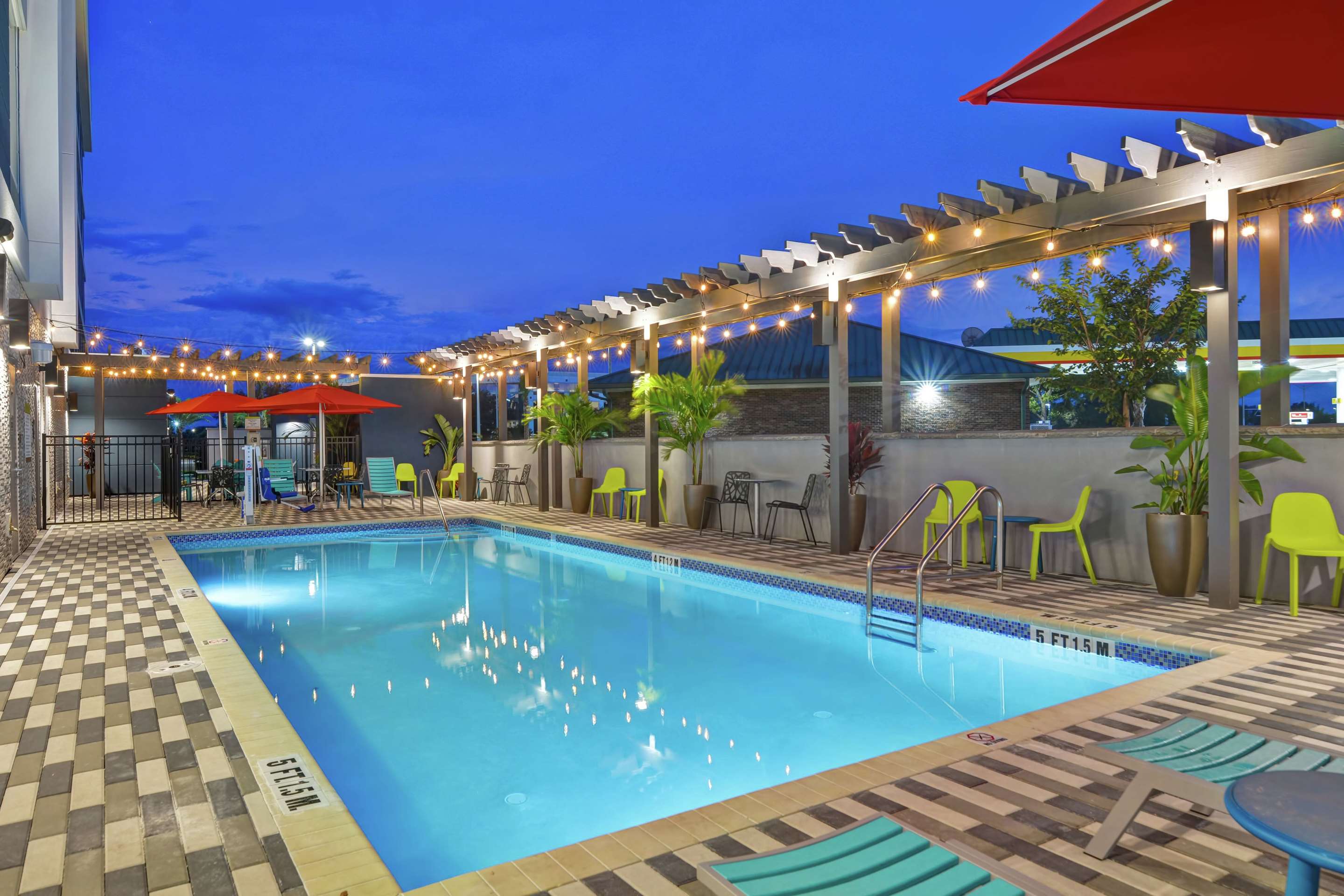 Pool | Home2 Suites by Hilton Jacksonville-South/St. Johns Town Ctr