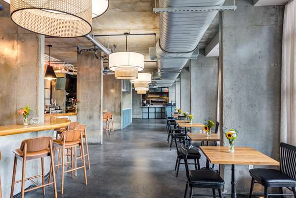 Restaurant - NYLO Hotel Warwick