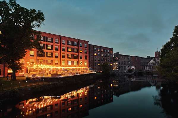 Restaurant - NYLO Hotel Warwick