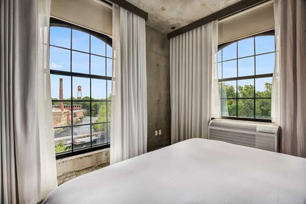  - NYLO Hotel Warwick