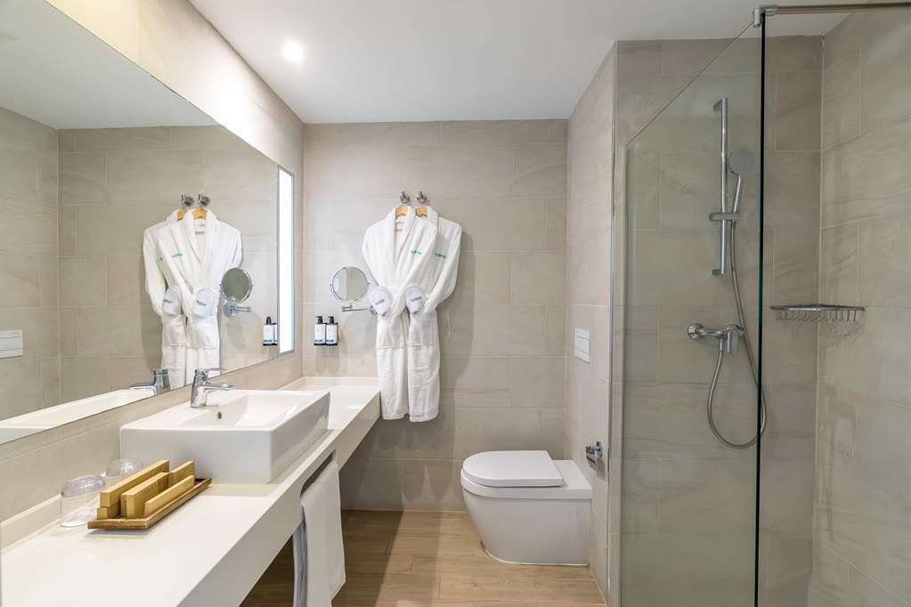 OCCIDENTAL FUENGIROLA-guestroom-Guest Room,Bathroom,On-Site.jpg