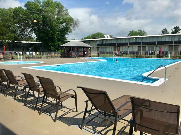 Pool - SureStay Plus Hotel by Best Western Lehigh Valley Bethlehem