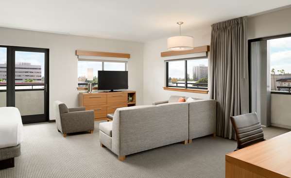 Suite - Hyatt Place Hotel Pasadena - I-210, Exit 25A