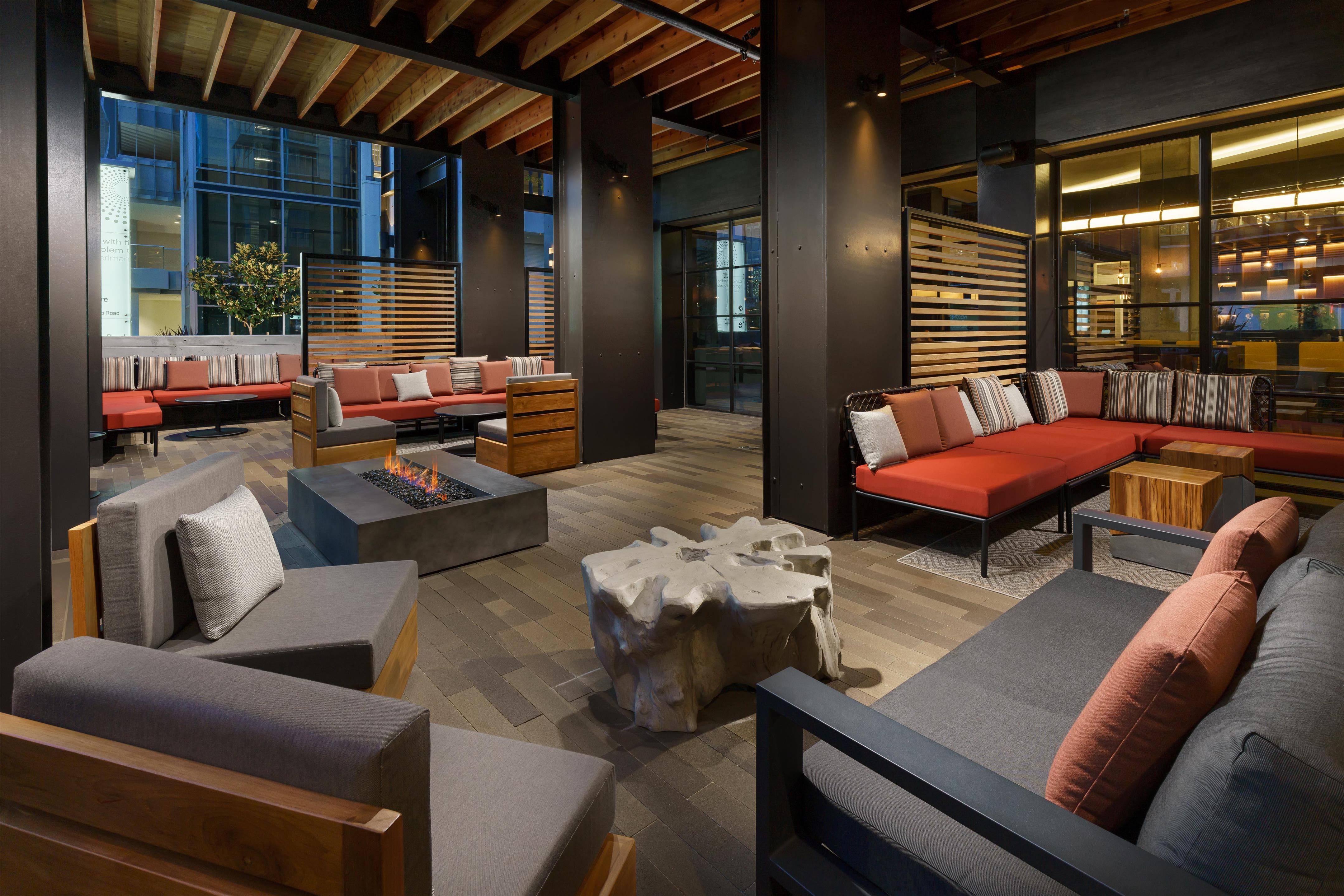Bar Lounge | Hyatt Centric Mountain View