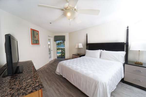 Suite - Grand Caymanian Resort