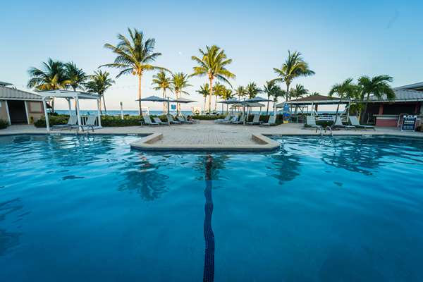 Pool - Grand Caymanian Resort